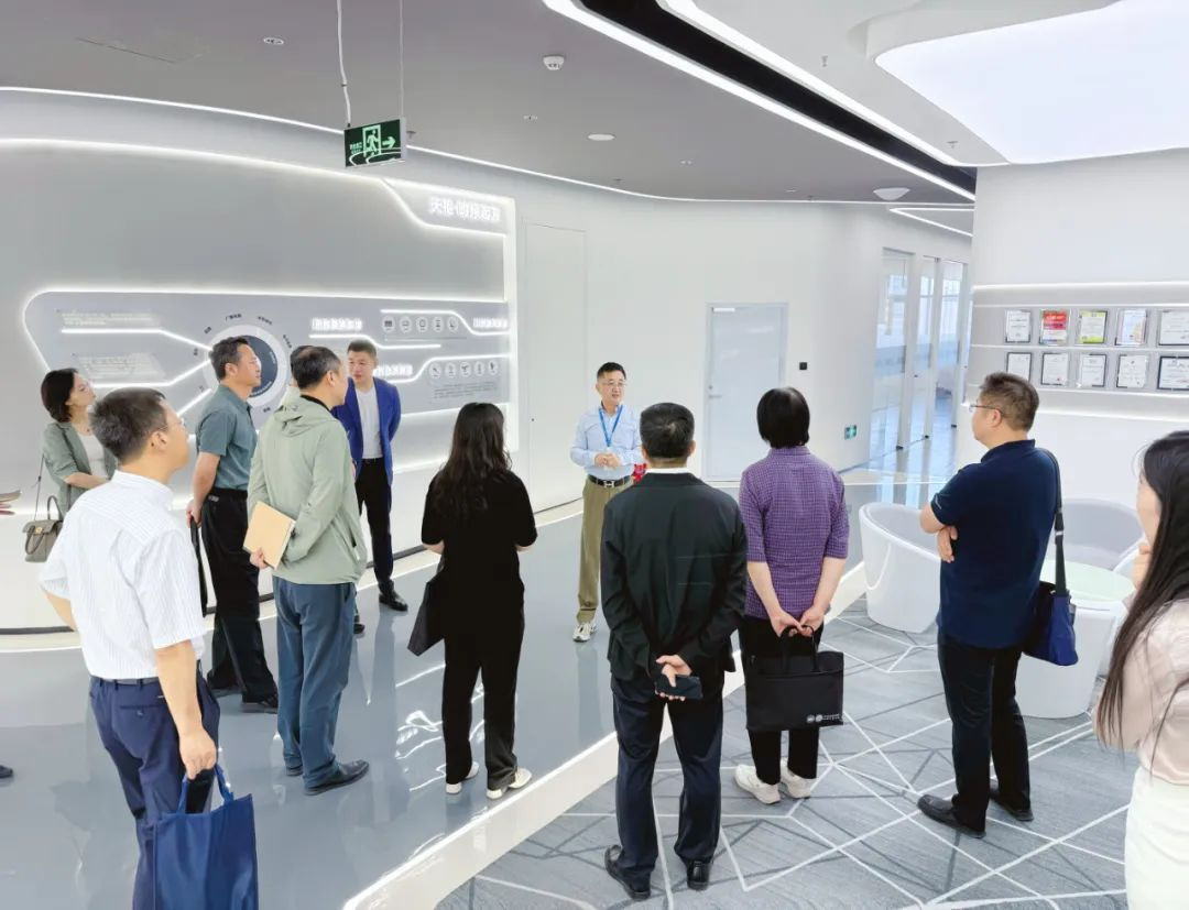 賽思快訊 | 北京市領導一行蒞臨賽思子公司調研考察