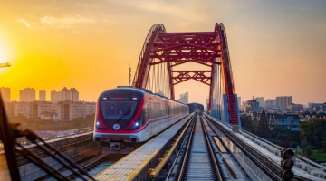 賽思x金義東市域軌道交通｜國內首列市域B型車開通試乘，賽思助力1588時鐘服務器